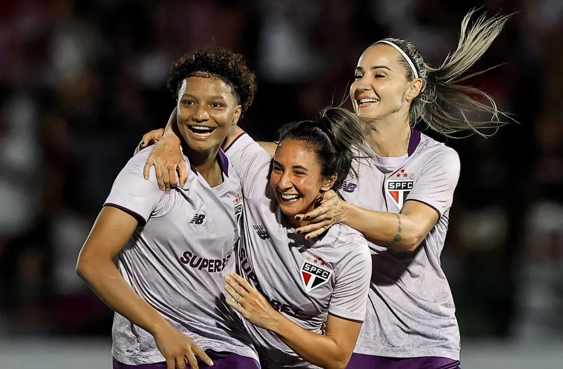 São Paulo garante vaga na final do Brasileirão Feminino com vitória estratégica