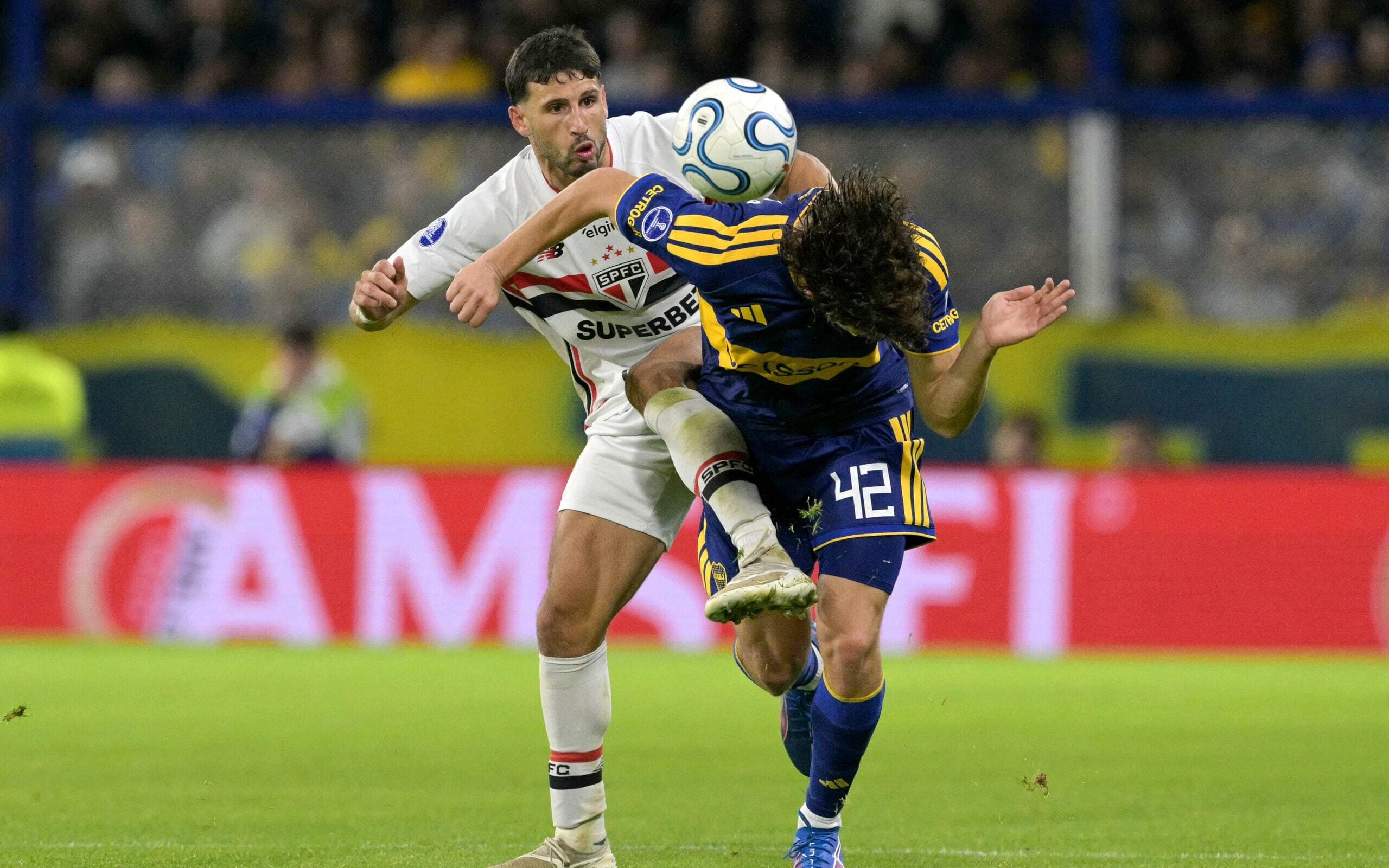 São Paulo perde Calleri para duelo decisivo contra Boca Juniors no Morumbi