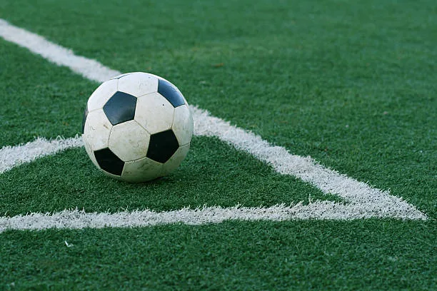Indonésia veta homens com roupas femininas em evento de independência e gera debate no futebol