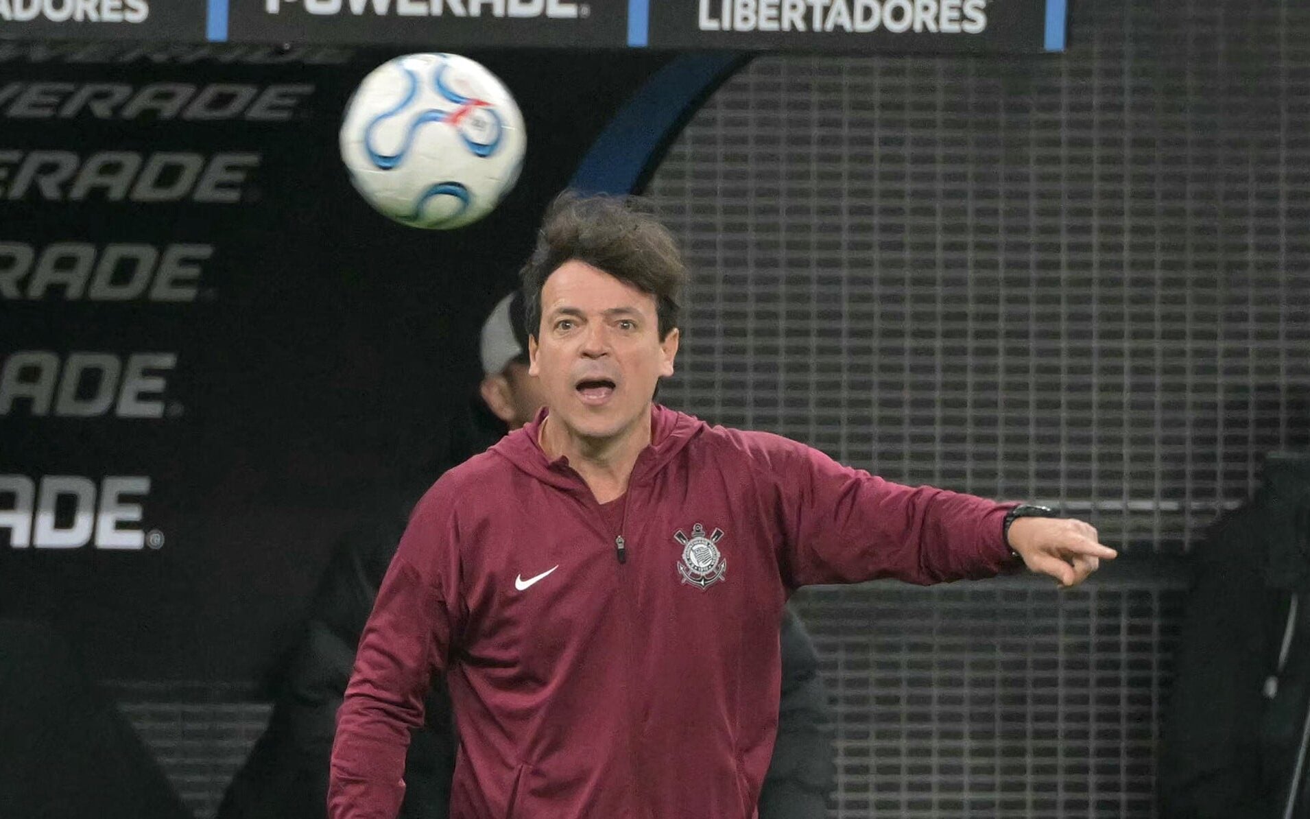Corinthians vê risco de rebaixamento crescer após nova derrota no Brasileirão 2026