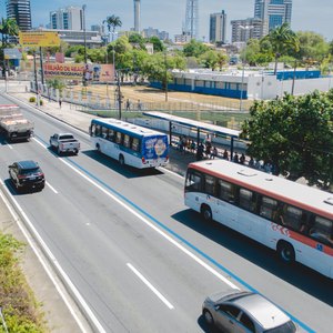 Caos no transporte público de Maceió atrasa eleitores no dia da votação