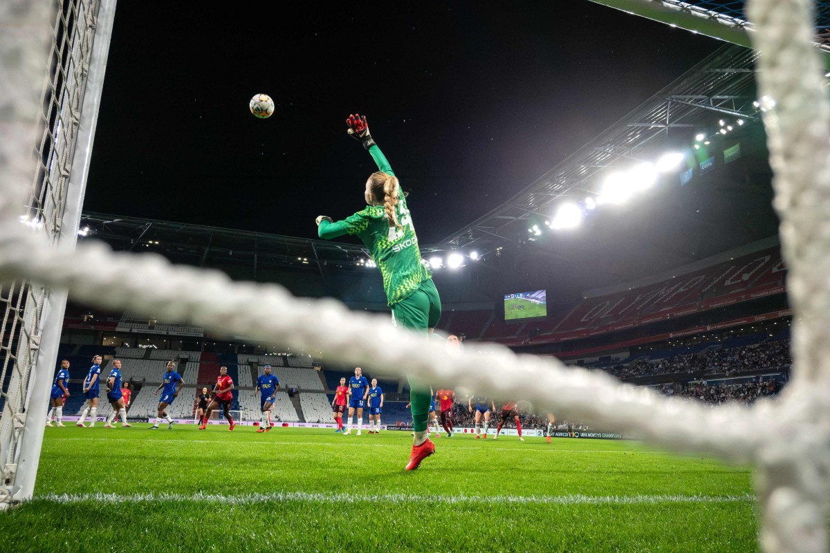 Pressões financeiras e saúde mental ameaçam carreira de metade das jogadoras de futebol