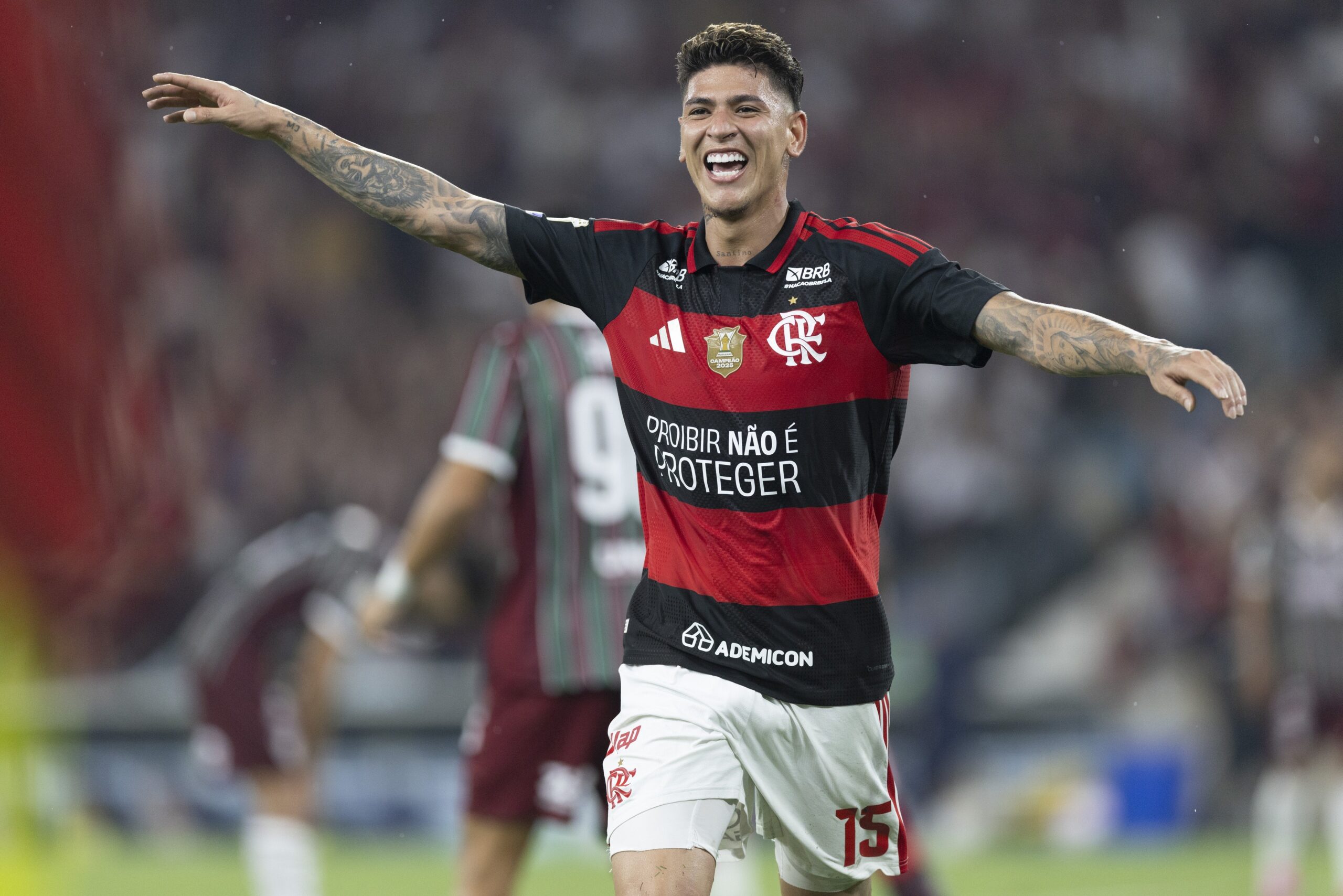 Fla-Flu no Maracanã: emoção e rivalidade acirrada em duelo decisivo pelo Brasileirão