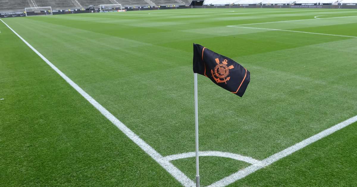 Corinthians pode promover Júlio César ao comando do futebol até 2026