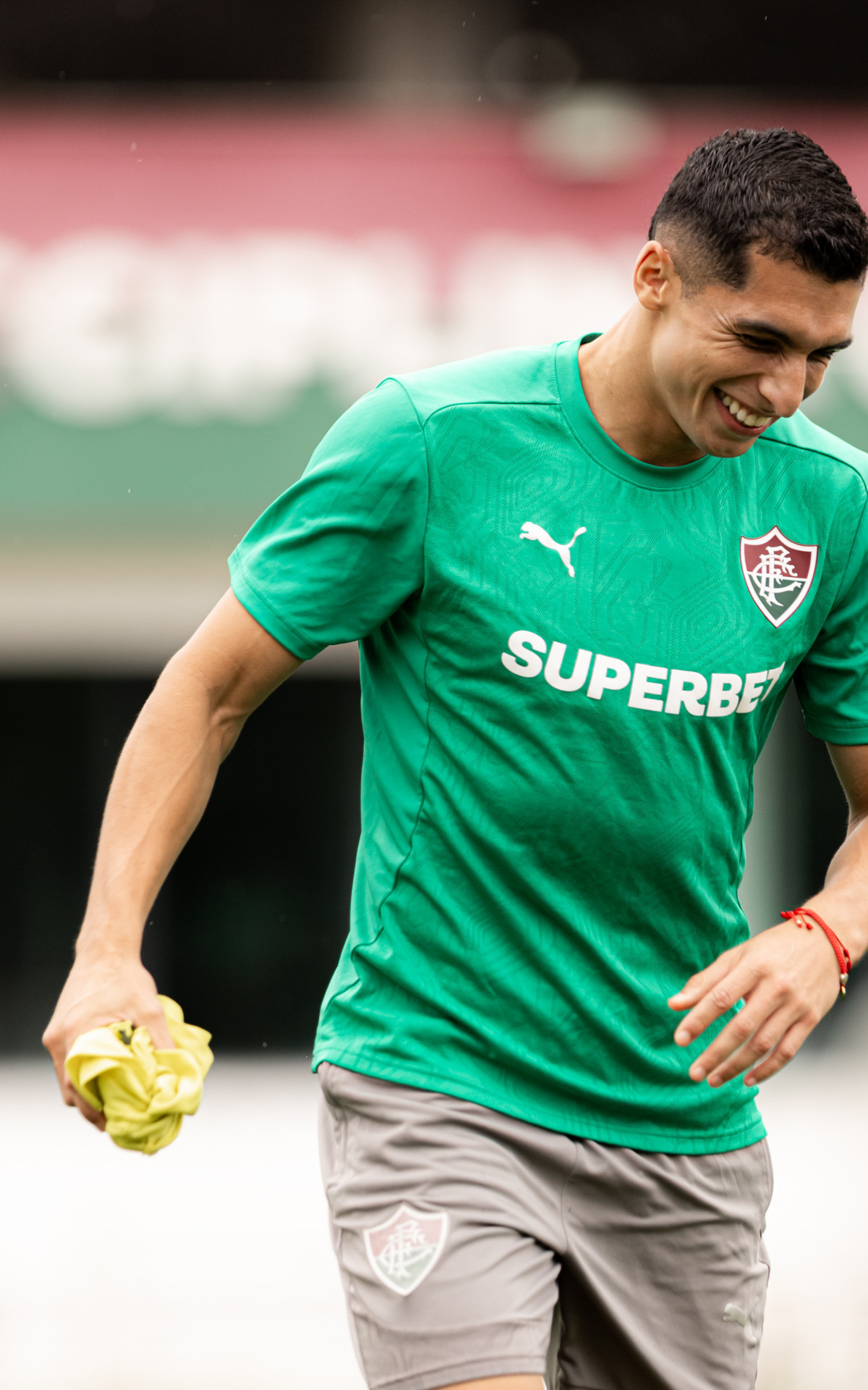 Kevin Serna ganha chance de ouro para brilhar como titular no Fluminense