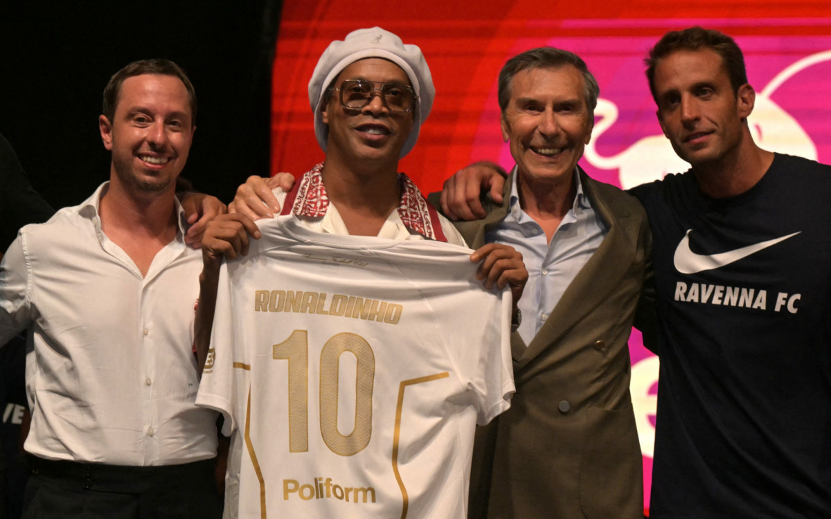 Ronaldinho Gaúcho se prepara para retorno surpreendente aos gramados pelo Ravenna