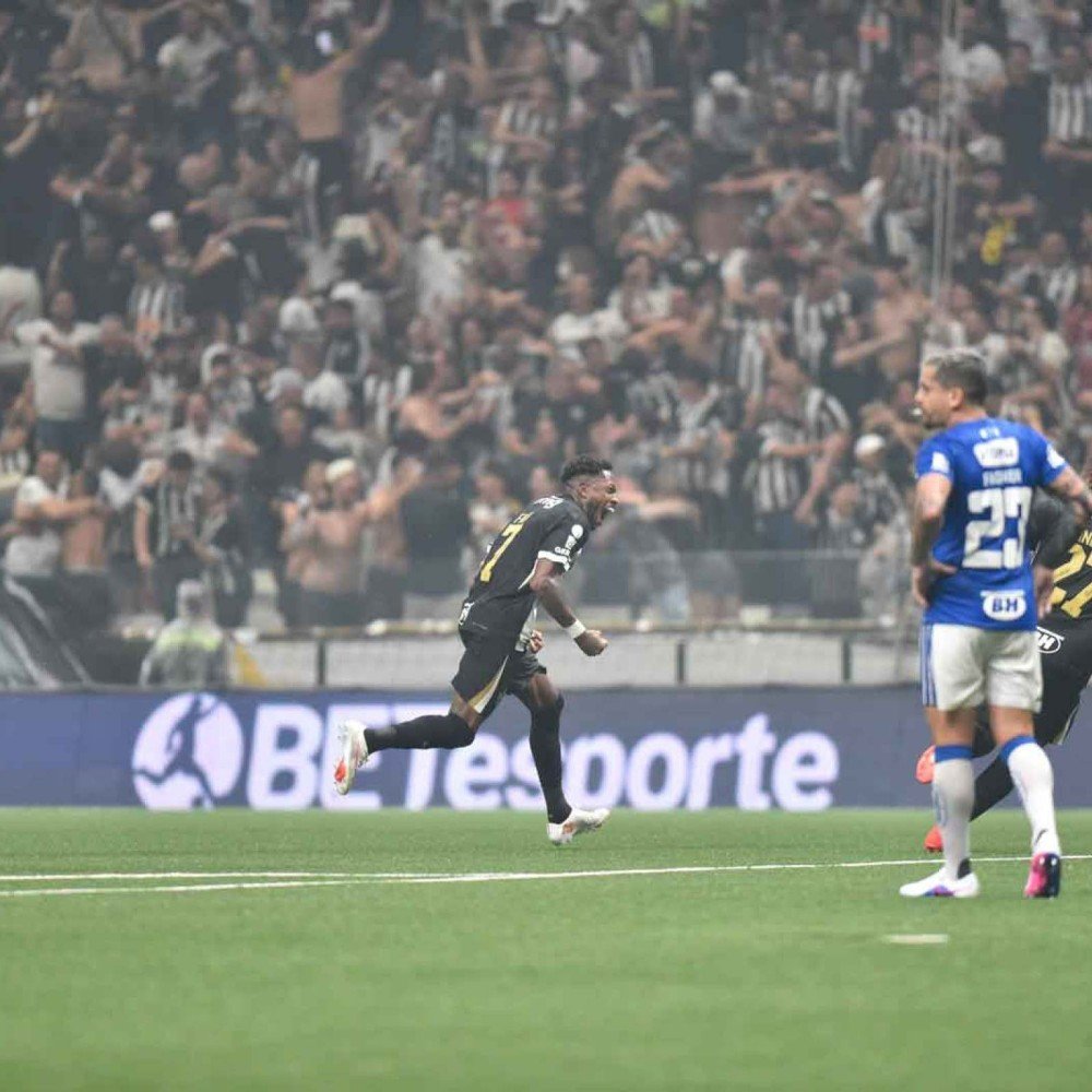 Governo de Minas anuncia repasse milionário para clubes de futebol do estado
