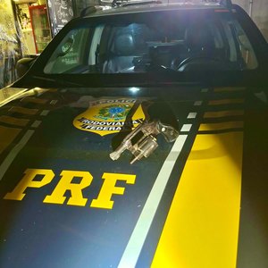 PRF recupera carros roubados e prende suspeito em ação na Região Metropolitana de Maceió