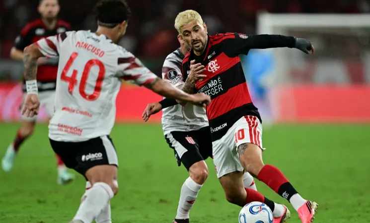 Futebol agita quinta-feira com jogos eletrizantes pelo Brasil e no exterior