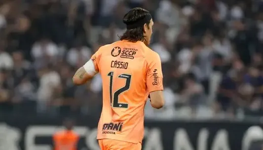 Cássio abre o jogo sobre luta contra o álcool e superação no Corinthians