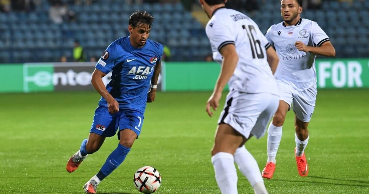 Weslley Patati brilha e guia AZ Alkmaar a goleada na Liga Europa