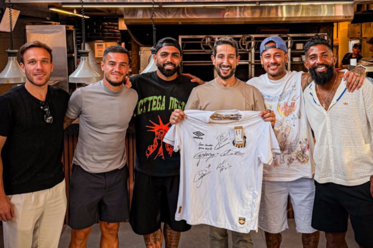 Jogadores celebram vitória com almoço especial em churrascaria de Netão