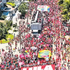 Alagoas surpreende com multidão histórica em ato pró-Lula