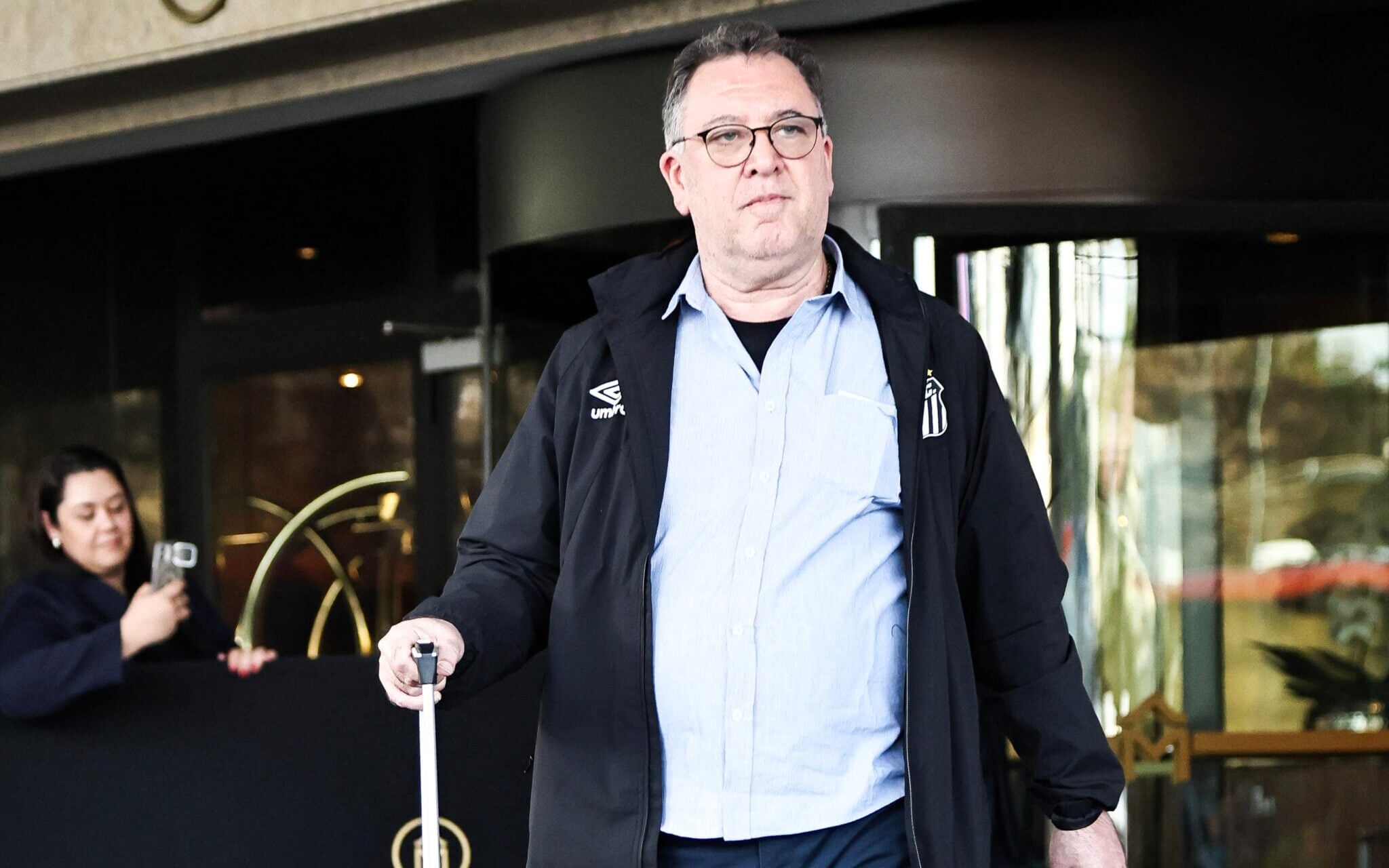 Santos Embala no Brasileirão e Sonha com a Libertadores Apesar dos Desafios Fora de Campo