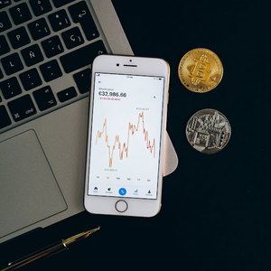 Dogecoin: Entenda a Volatilidade e o Impacto no Mercado de Criptomoedas em 2026