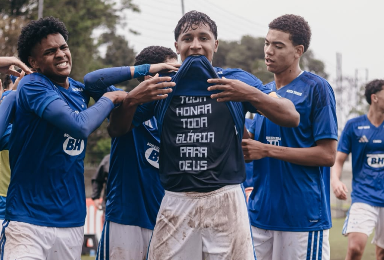 Cruzeiro Sub-17 enfrenta Fluminense em busca da vaga nas semifinais do Brasileiro