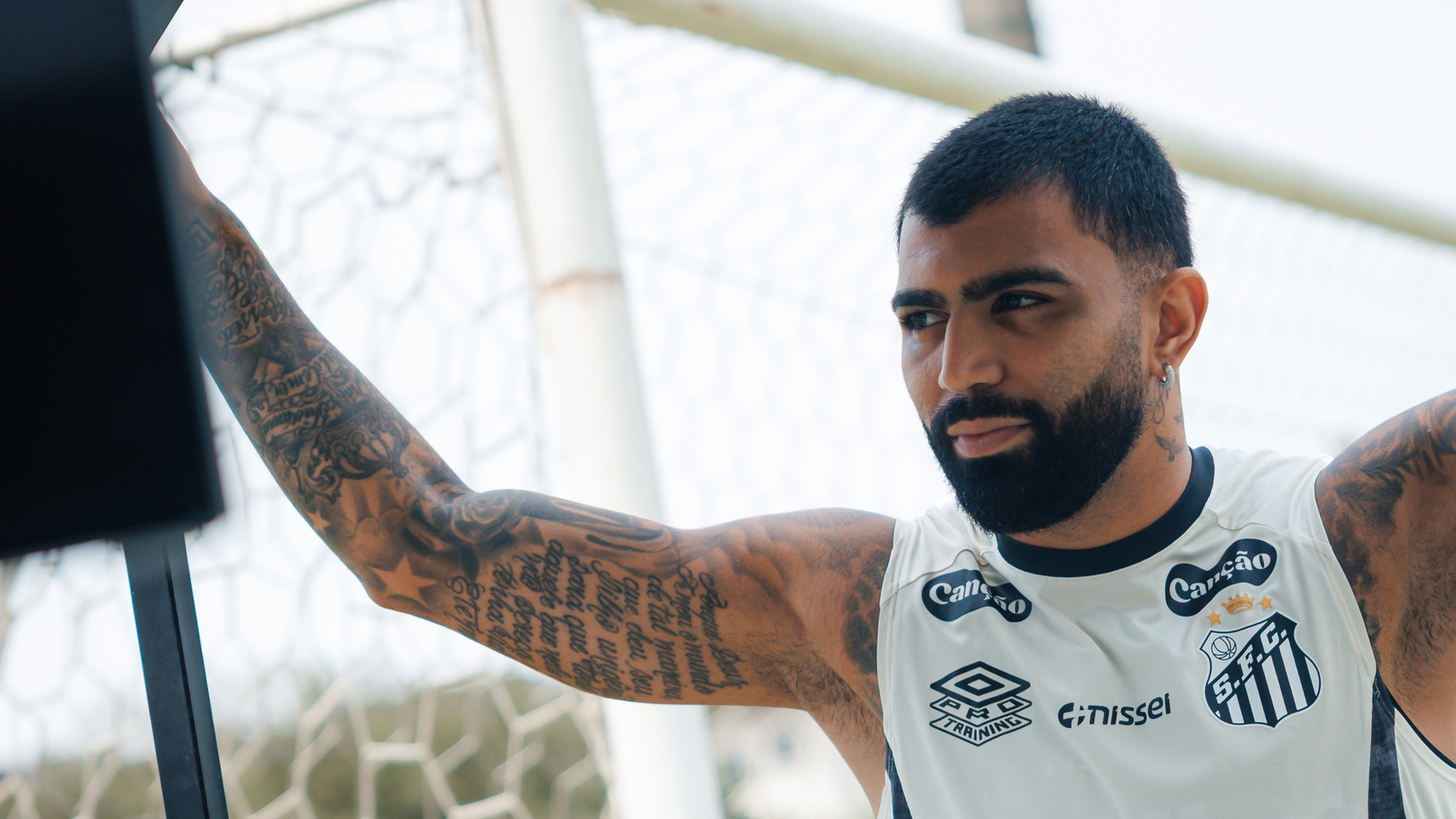 Paulinho assume no Cruzeiro e fala sobre futuro de Gabriel Barbosa