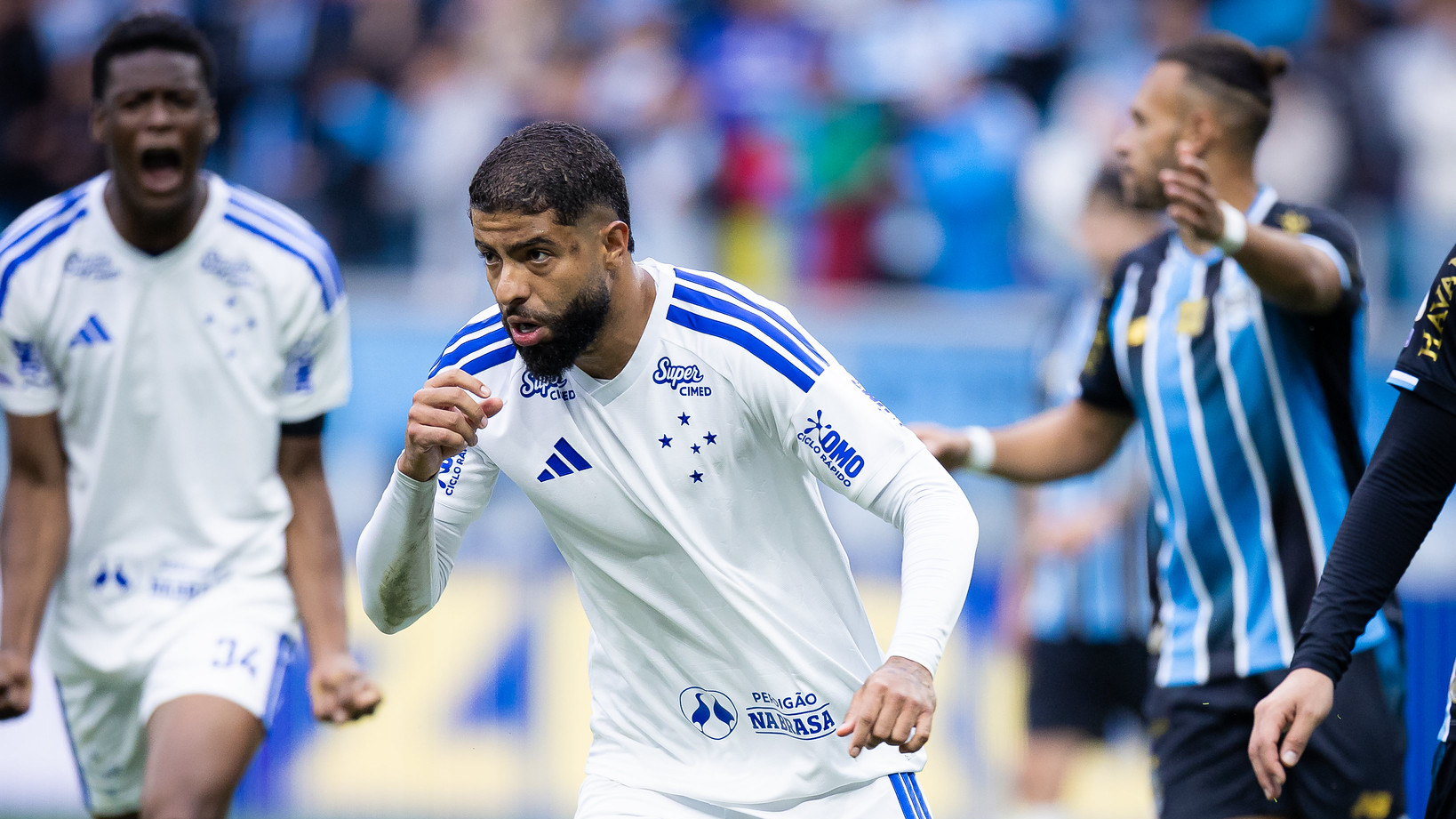João Marcelo brilha na vitória do Cruzeiro sobre o Grêmio e destaca entrosamento com Jonathan