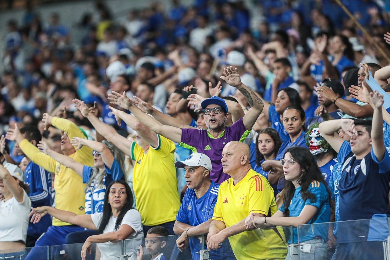 Vitória e Athletico-PR empatam e garantem posição do Cruzeiro na Série A