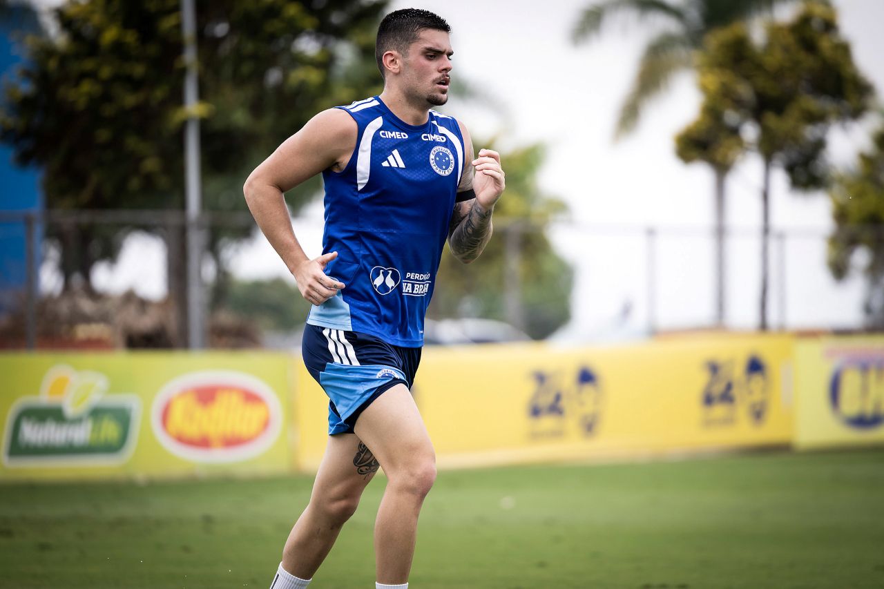 Cruzeiro acelera preparação para clássico contra Atlético com novidade no treino