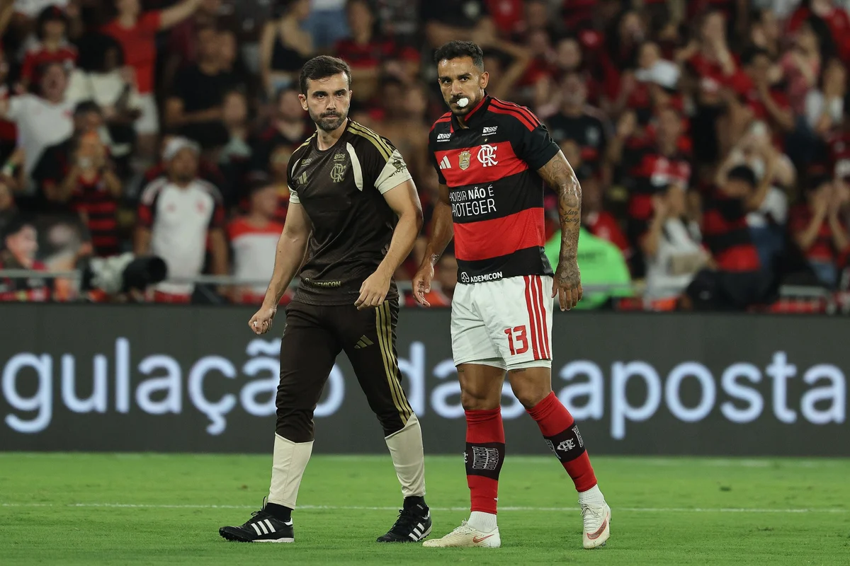 Danilo, do Flamengo, fratura mandíbula e será operado após clássico contra Fluminense