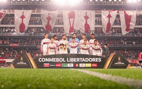 Flamengo busca vitória na Arena Fonte Nova para abrir vantagem no Brasileirão