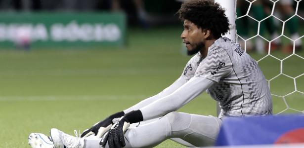 Hugo Souza se desculpa com torcida do Corinthians após goleada para Palmeiras