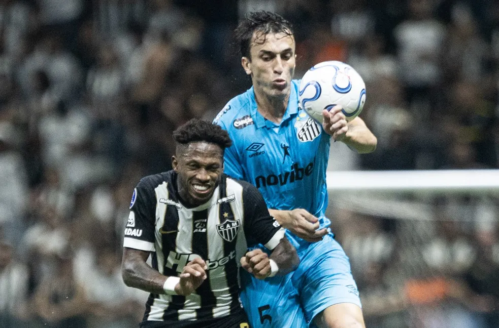 Santos encara Atlético-MG em duelo decisivo para vaga na Libertadores