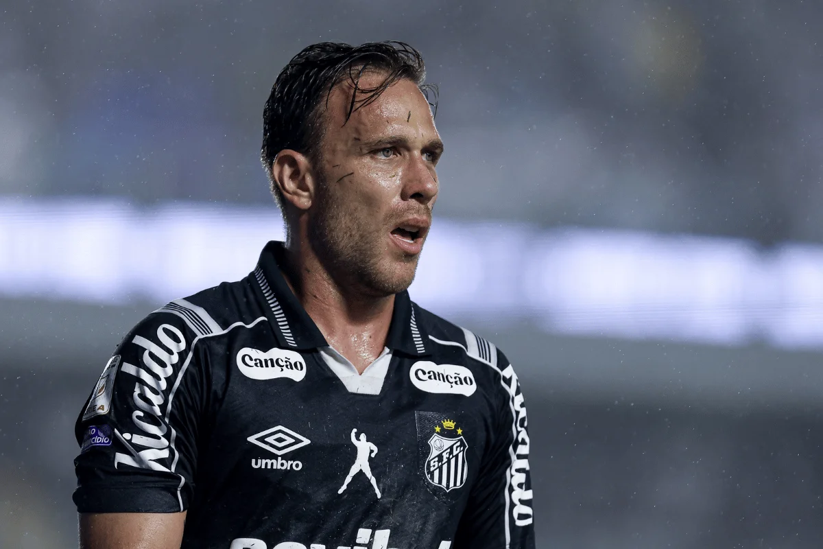 Lesão de Arthur no Santos afasta o meio-campista do clássico contra Flamengo
