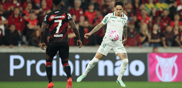 Khellven brilha e pode resolver problema na lateral-direita do Palmeiras