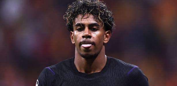 Lamine Yamal brilha na Champions e provoca Lemina após goleada do Barcelona