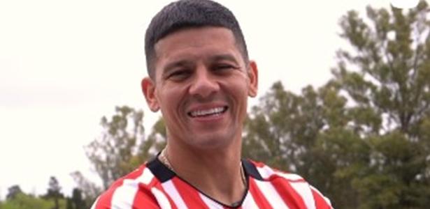 Marcos Rojo volta a brilhar na defesa do Estudiantes contra o Flamengo