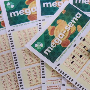 Mega-Sena acumula e pode pagar R$ 300 milhões nesta segunda-feira
