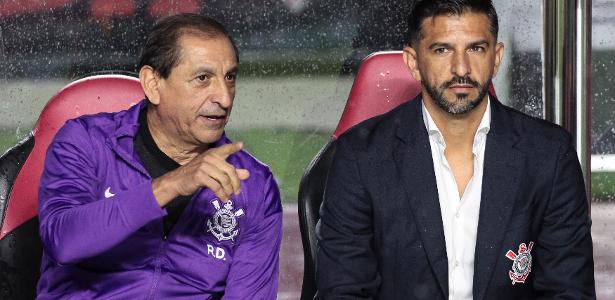 Corinthians avalia Emiliano Díaz para assumir o comando após saída de Fernando Diniz