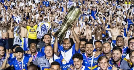 Futebol agita o sábado com jogos eletrizantes e resultados surpreendentes