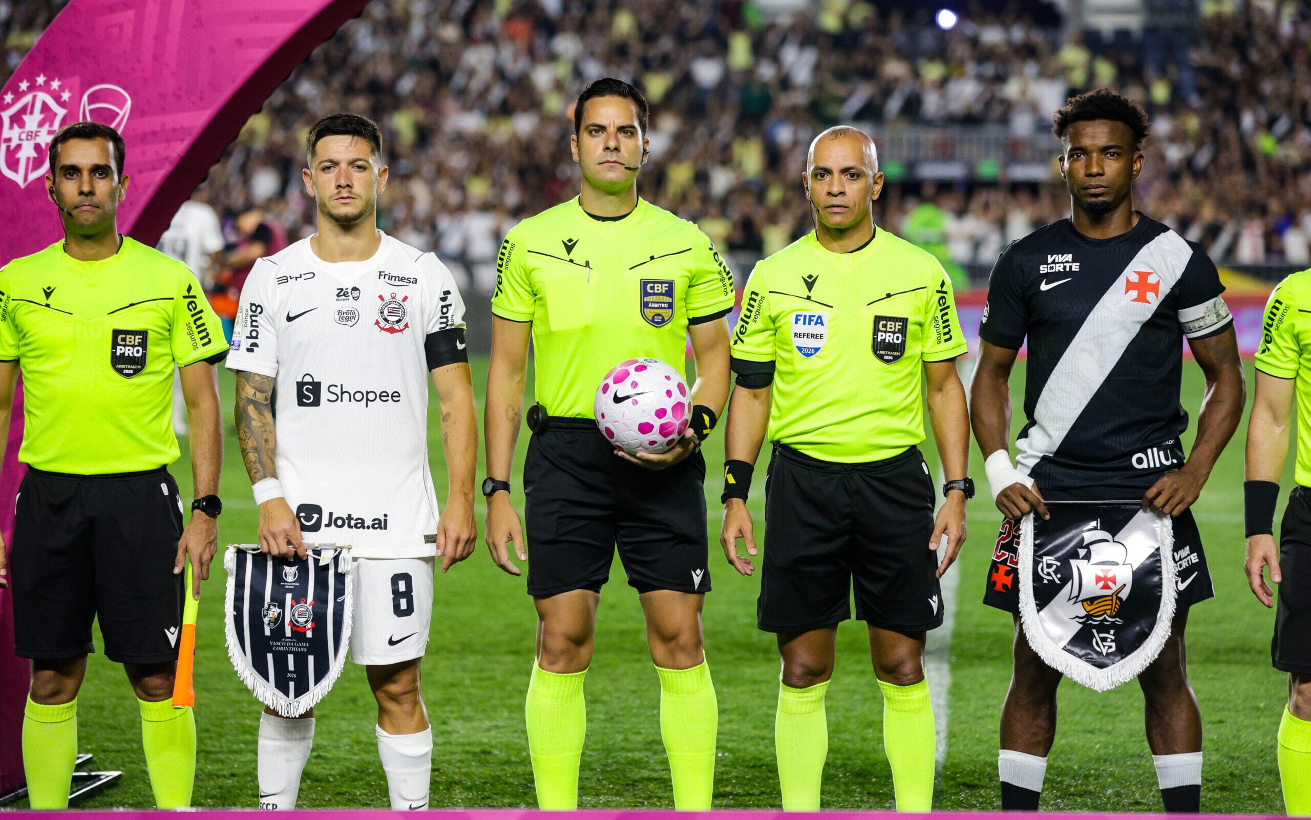 Vasco e Corinthians duelam em São Januário pela 32ª rodada do Brasileirão