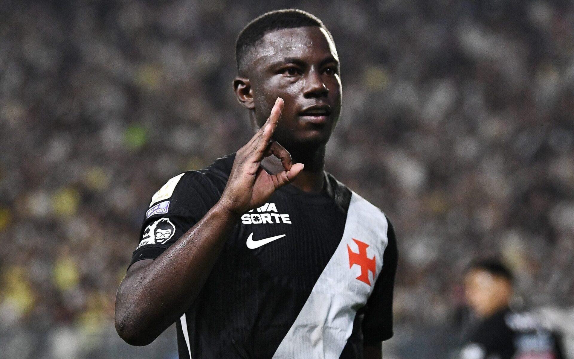 Vasco surpreende e vence Corinthians de virada em São Januário