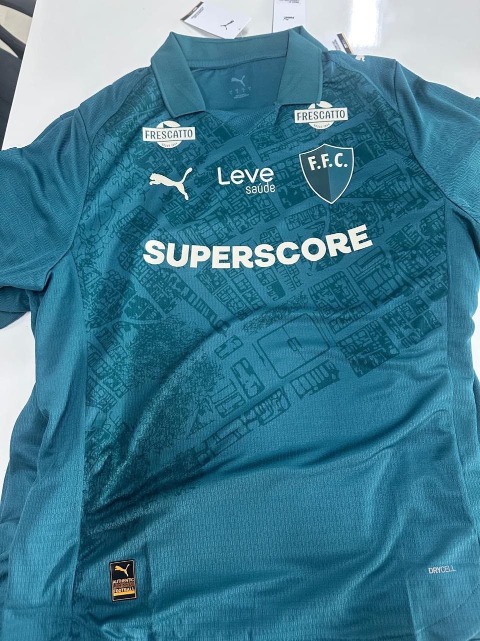 Fluminense volta ao Maracanã com novidade no uniforme para duelo contra Coritiba