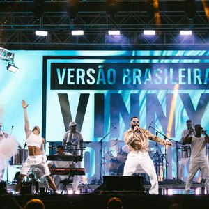 Vinny Nogueira agita a Praia da Ribeira com gravação inédita e convidados de peso