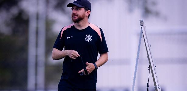 William Batista encara clássico decisivo pelo Corinthians no Brasileirão