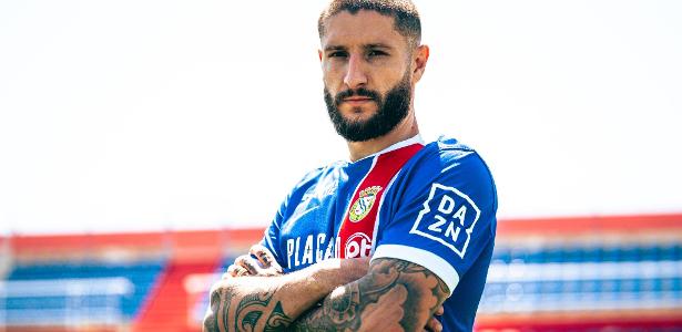 Jogadores brasileiros que sumiram após deixar o futebol nacional: onde estão hoje?